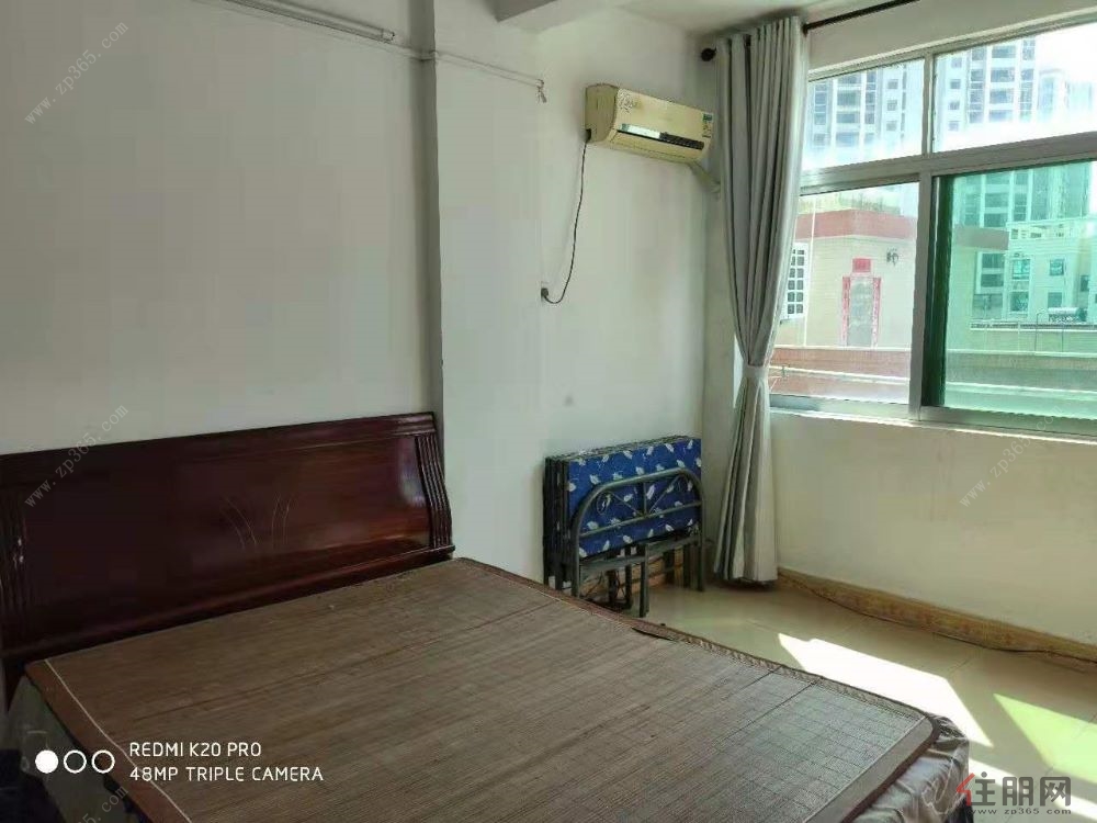 新大润发商圈，银海区实验小学学区房大三房出租