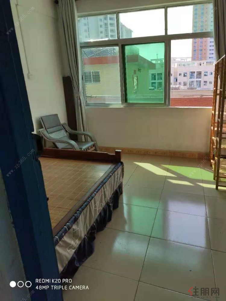 新大润发商圈，银海区实验小学学区房大三房出租