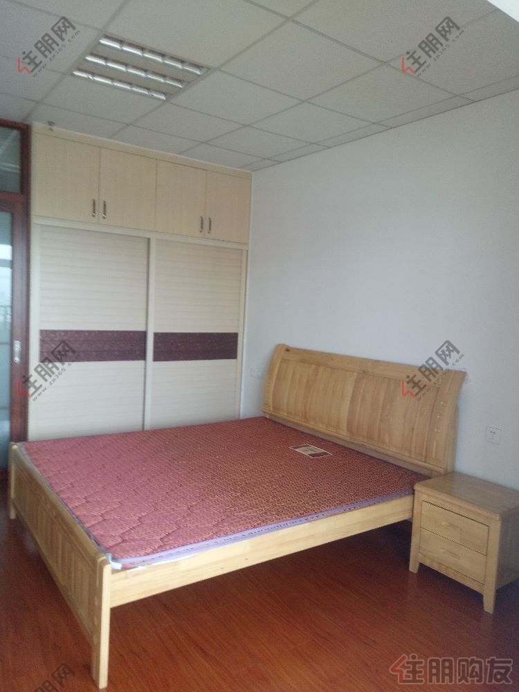 市中心,生活方便,靠近东湖