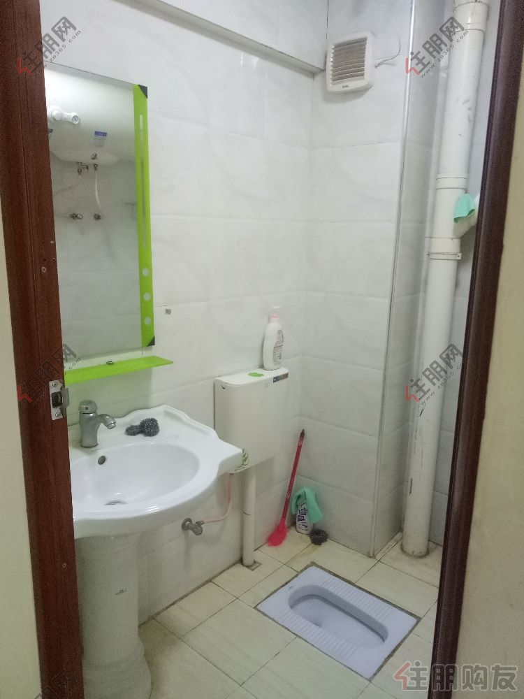 市中心,生活方便,靠近东湖